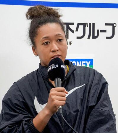 　シングルスで準々決勝進出を決め、記者会見する大坂なおみ