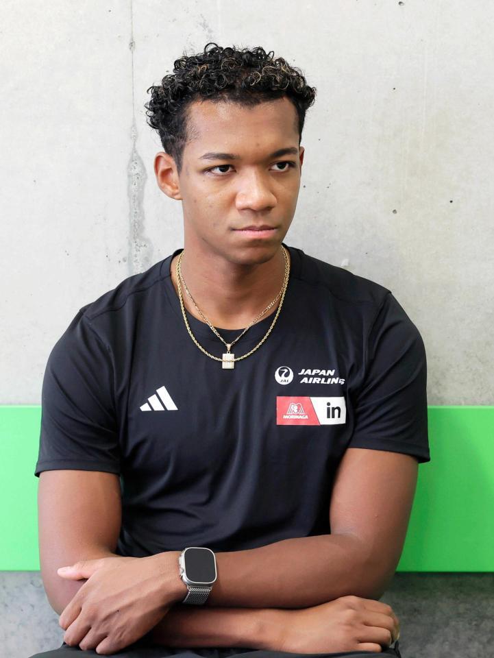 　インタビューに答える村竹ラシッド