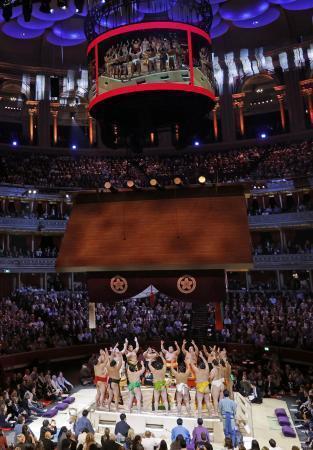 大相撲のロンドン公演開幕 大の里、豊昇龍が土俵入り