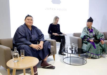 大の里「何回も優勝を」 木村庄之助とイベント出席