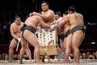 　大相撲ロンドン公演に臨む横綱大の里＝15日（ゲッティ＝共同）