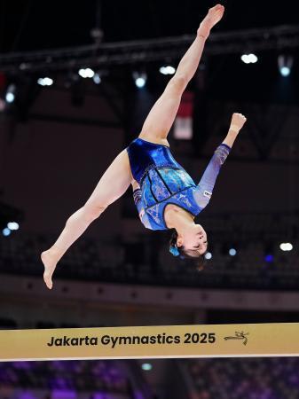 　試合会場で調整する杉原愛子＝ジャカルタ（共同）