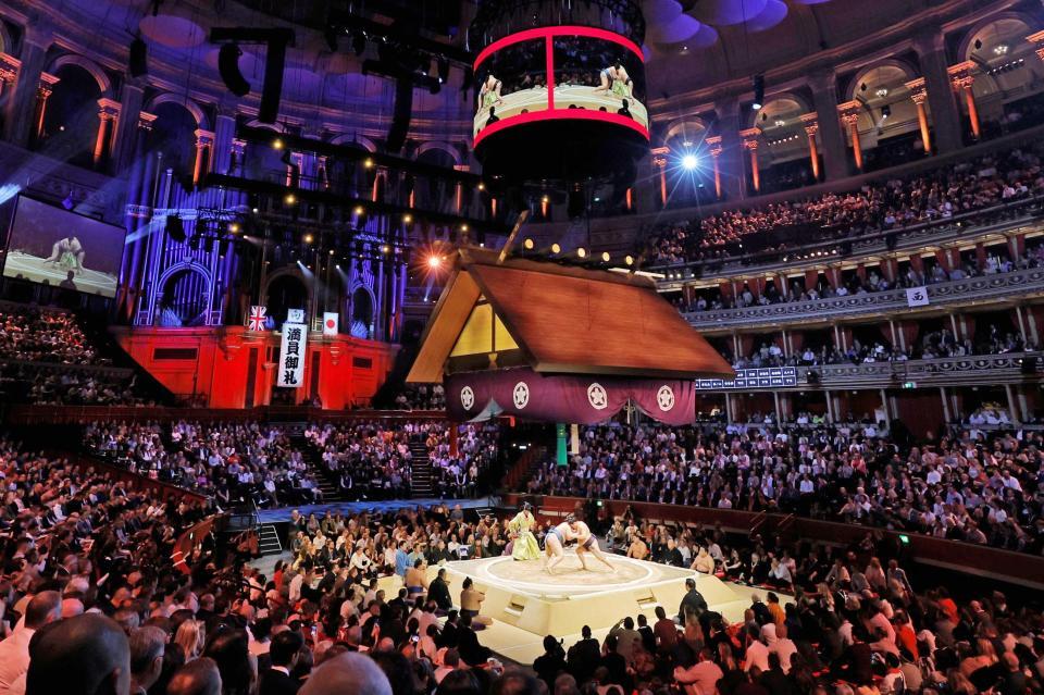 　ロイヤル・アルバート・ホールで開幕した大相撲ロンドン公演（共同）