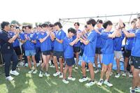 　２位で予選を通過した順天堂大の選手ら（撮影・西岡正）