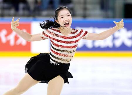 １７歳中井亜美　今季世界最高デビュー「点数が出た時は跳びはねるくらい驚いた」　ＳＰ冒頭でトリプルアクセルを決める