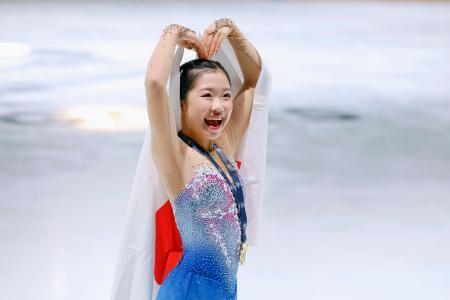 　グランプリシリーズ初出場優勝を果たした中井亜美＝アンジェ（共同）