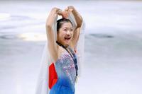 　グランプリシリーズ初出場優勝を果たした中井亜美＝アンジェ（共同）