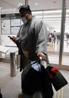 　大相撲ロンドン公演から帰国した霧島