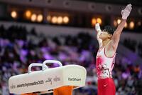 　男子個人総合決勝であん馬の演技に臨む橋本大輝（共同）