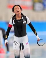 　女子３０００メートルのレースを終え厳しい表情の高木美帆