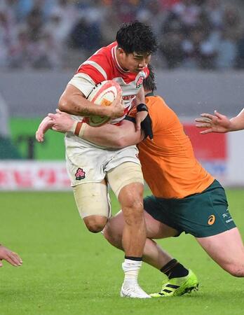 　後半、攻め込む日本代表・矢崎由高（撮影・開出牧）