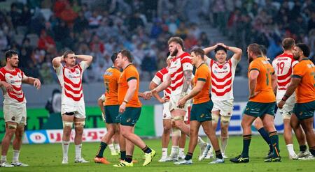 　オーストラリアに敗れ頭を抱える日本代表