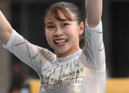 杉原愛子が種目別床で金メダル!17、21年大会の村上茉愛に続き日本女子史上2人目 22年に第一線から退くも異例復活の26歳が大輪