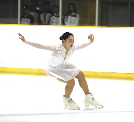 　ＳＰの演技をする三宅咲綺（撮影・中野裕美子）