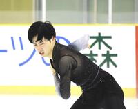 　ＳＰの演技をする壷井達也（撮影・中野裕美子）