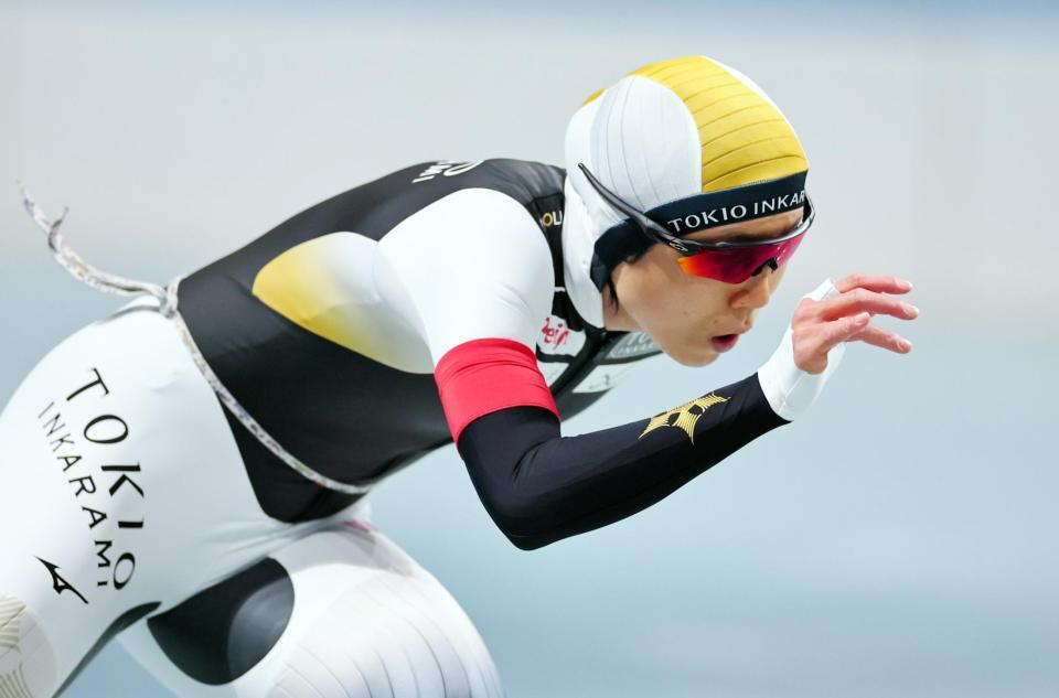 　女子１０００メートルで滑走する高木美帆