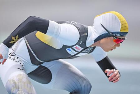 　女子１５００メートル　スタートで構える高木美帆