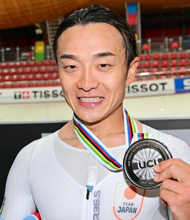 　男子オムニアムで銀メダルを獲得した窪木一茂（共同）