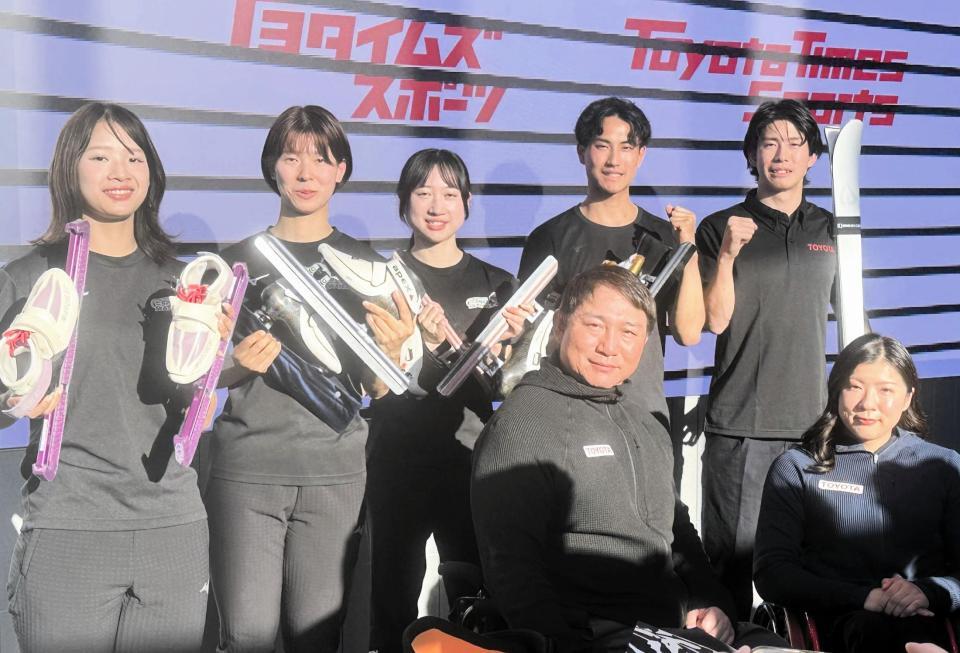 　五輪、パラリンピックに向けて意気込みを語った堀島行真（右から２人目）らトヨタ自動車所属選手