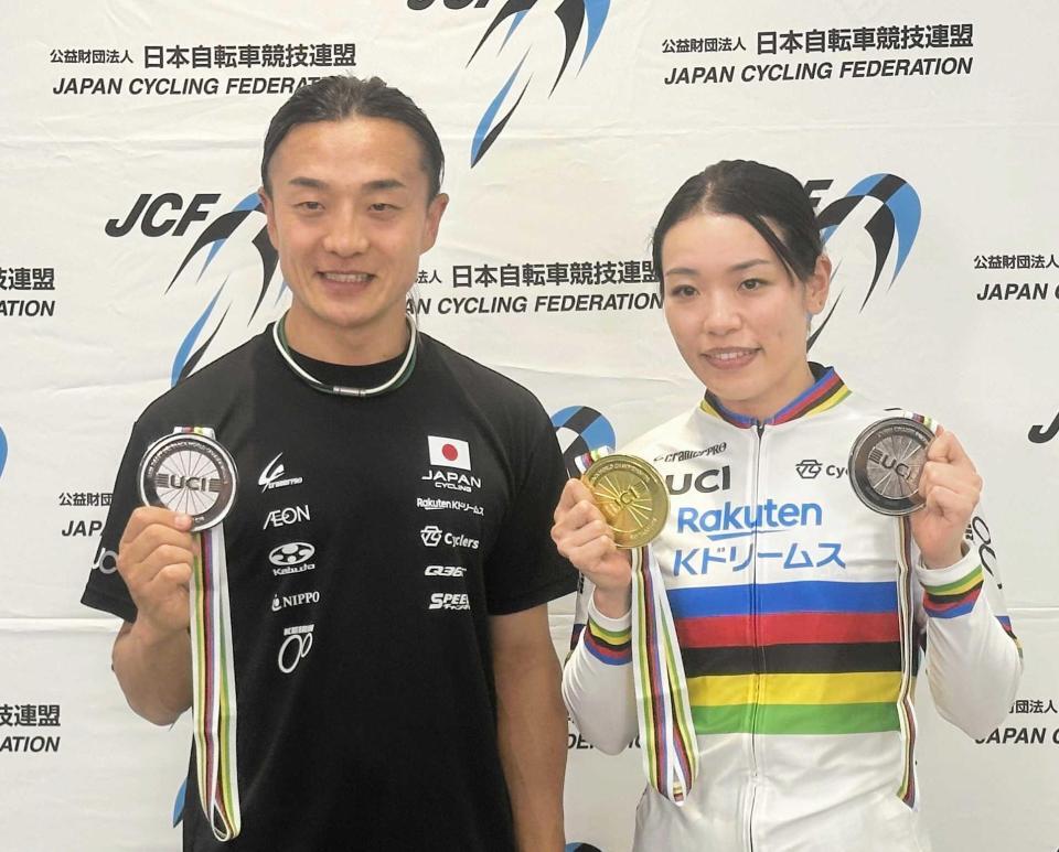 　都内で取材に応じた佐藤水菜（右）と窪木一茂