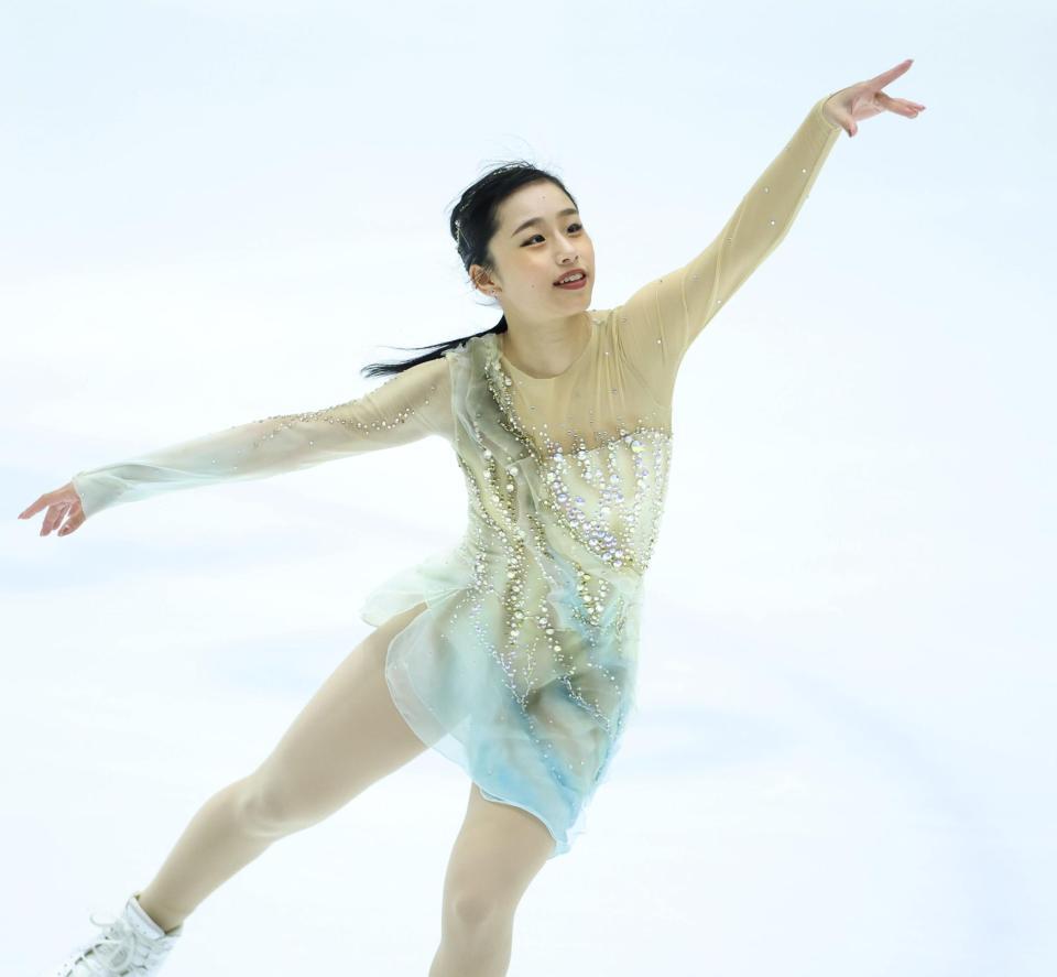 　女子ＳＰで演技をする山下真瑚（撮影・中田匡峻）