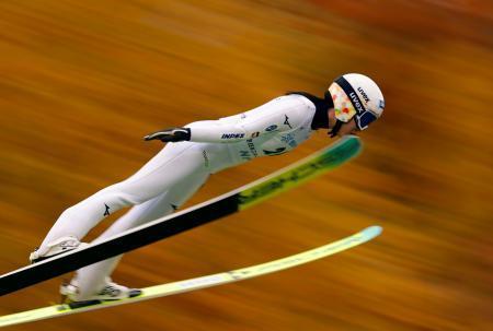 ジャンプ、女子は丸山が優勝　全日本選手権ラージヒル