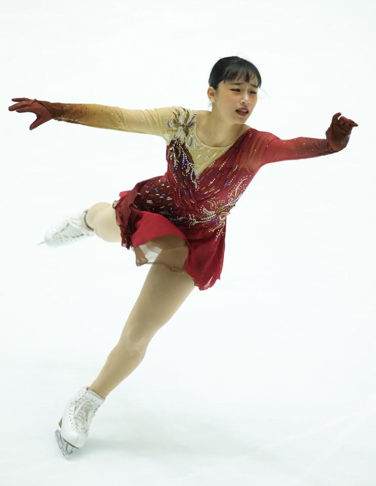 　華麗な演技を見せる山下真瑚（撮影・坂部計介）