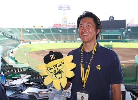 　普段はサンテレビの社員で、ディレクターとして試合中継を担う藤木豪心（撮影・丸山桃奈）