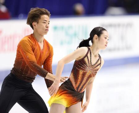 　練習に臨む森口澄士（左）と長岡柚奈（撮影・中田匡峻）