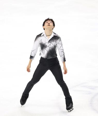 　ＳＰで演技を披露し終え、一息つく鍵山優真（撮影・中田匡峻）