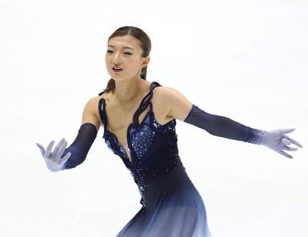 　ＳＰで演技を披露する坂本花織（撮影・中田匡峻）