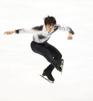 　ＳＰで演技を披露する鍵山優真（撮影・中田匡峻）