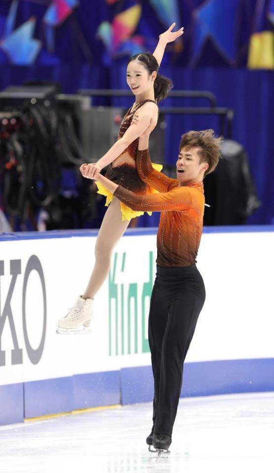 　練習を行う長岡柚奈（左）と森口澄士（撮影・中田匡峻）