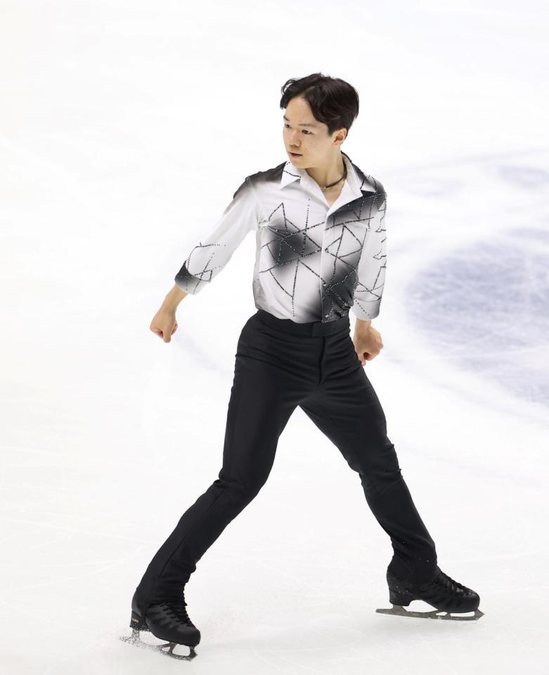 　ＳＰで演技を披露する鍵山優真（撮影・中田匡峻）