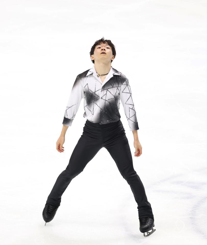 　ＳＰで演技を披露し終え、一息つく鍵山優真（撮影・中田匡峻）