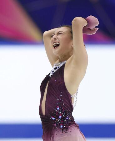 【写真】フィニッシュの瞬間に感情が爆発　全身で喜びを表現する坂本花織