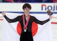 　男子シングルで２位の佐藤駿（撮影・中田匡峻）