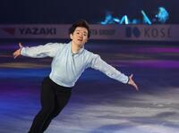 　エキシビションで演技をする鍵山優真（撮影・中田匡峻）