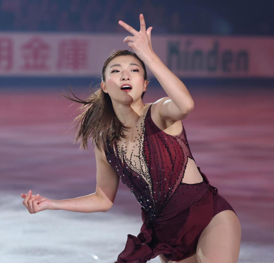 　エキシビションで演技をする坂本花織（撮影・中田匡峻）