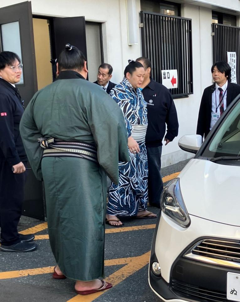　車に乗り込み、病院に向かった三田