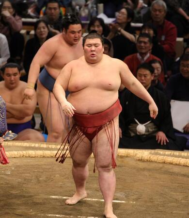 　阿武剋を破った熱海富士（撮影・坂部計介）