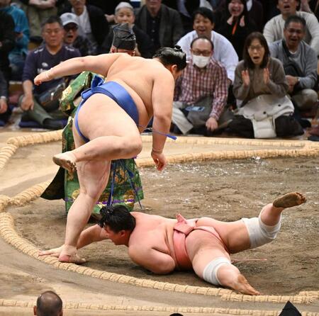 大の里が無傷７連勝で単独トップ守る　１敗で藤ノ川、義ノ富士、安青錦の３人が追う　大関琴桜が３連敗で苦境に
