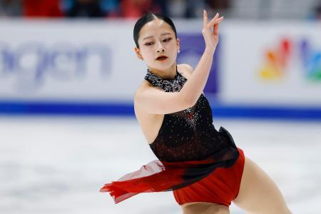 　女子ＳＰ　演技する渡辺倫果＝レークプラシッド（共同）