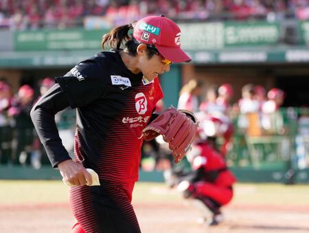 　５回、追加点を許し降板するビックカメラ高崎・上野