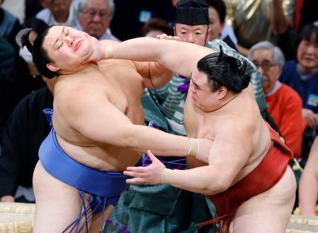 大の里連敗、２敗で３人並ぶ　豊昇龍９勝目、安青錦敗れる