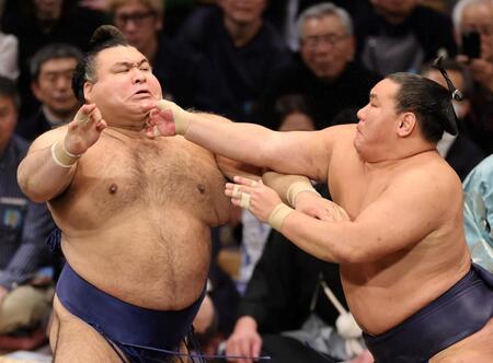 横綱豊昇龍「熱くなってしまった。やられたらやり返す感じに」高安との張り合い激闘制すも最後にダメ押し　粂川審判長から口頭注意受け謝罪