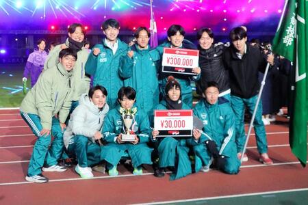 　ＭＡＲＣＨ対抗戦で快走した黒田朝日（前列右から２人目）ら青学大の選手