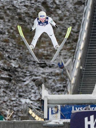 Ｗ杯ジャンプ、丸山希が初優勝　女子第１戦、伊藤有希８位