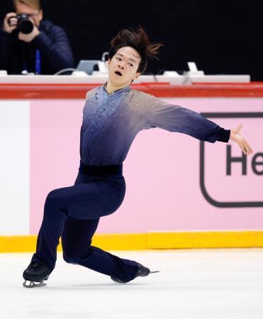 　男子フリー　演技する鍵山優真＝ヘルシンキ（共同）