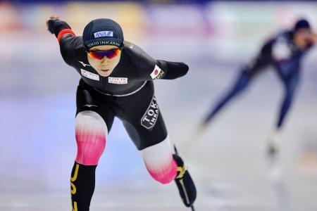 　女子１５００メートル　２位の高木美帆＝カルガリー（共同）